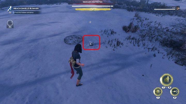 Gdy dotrzesz już w odpowiednie miejsce zlokalizuj charakterystyczny okrągły znak na ziemi, a gdy się do niego zbliżysz spod ziemi wysunie się urządzenie, za pomocą którego otworzysz bunkier - Marvels Avengers: Brakujące ogniwa/Missing links - solucja, opis przejścia - Marvels Avengers - poradnik do gry