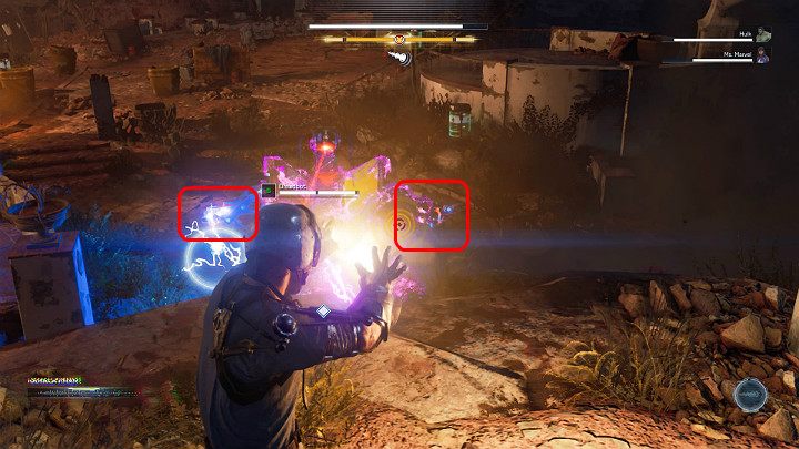 W pierwszej kolejności skup się na zniszczeniu dwóch bocznych działek przeciwnika, które oznaczono na powyższym obrazku - Marvels Avengers: Wizyta domowa/House Call - solucja, opis przejścia - Marvels Avengers - poradnik do gry