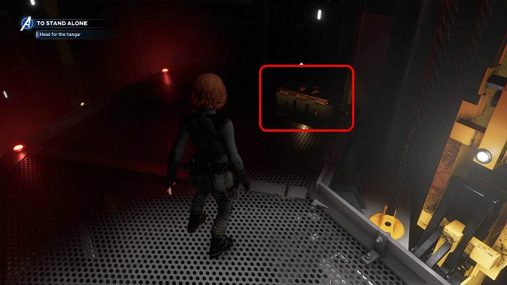 Gdy wylądujesz na małej metalowej platformie upewnij się, że zebrałeś skrzynię, którą znajdziesz w zacienionym miejscu po lewej stronie - Marvels Avengers: Samotna walka/To stand alone - solucja, opis przejścia - Marvels Avengers - poradnik do gry