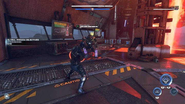 Fazowy bot pacyfikacyjny jest wrażliwy na ciosy jedynie w momencie, gdy całkowicie się materializuje i traci fioletową otoczkę - musisz unikać ataków wroga i wymierzać własne ciosy w odpowiednim momencie - Marvels Avengers: Siłą umysłu/By Force of Mind - solucja, finałowy boss - Marvels Avengers - poradnik do gry