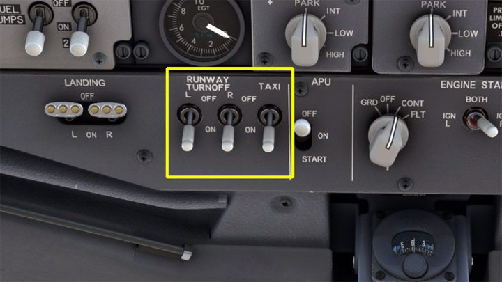 Włączcie światła do kołowania TAXI oraz do skrętów RUNWAY TURNOFF - PMDG 737: Kołowanie i start - taxi i takeoff - Microsoft Flight Simulator 2020 - poradnik do gry