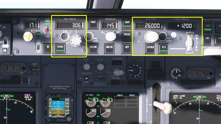 W sytuacjach, gdy tryb VNAV nie działa (może się tak stać, gdy nie wszystkie dane, nawet te opcjonalne, nie będą wprowadzone do planu lotu i komputera FMC), należy ustawić prędkość przelotową pokrętłem IAS / MACH i wcisnąć tryb SPEED oraz pokrętłem ALTITUDE wskazywać kolejne etapy nabierania wysokoś - PMDG 737: Kołowanie i start - taxi i takeoff - Microsoft Flight Simulator 2020 - poradnik do gry