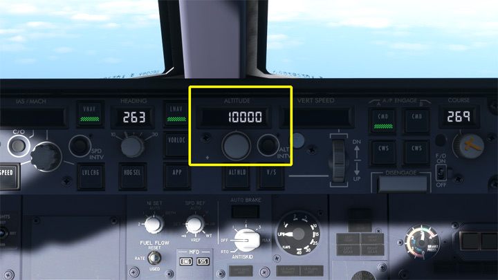 Zanim samolot osiągnie punkt T/D ustawcie nową wysokość na autopilocie pokrętłem Altitude - PMDG 737: Zniżanie, podejście i lądowanie ILS - Microsoft Flight Simulator 2020 - poradnik do gry