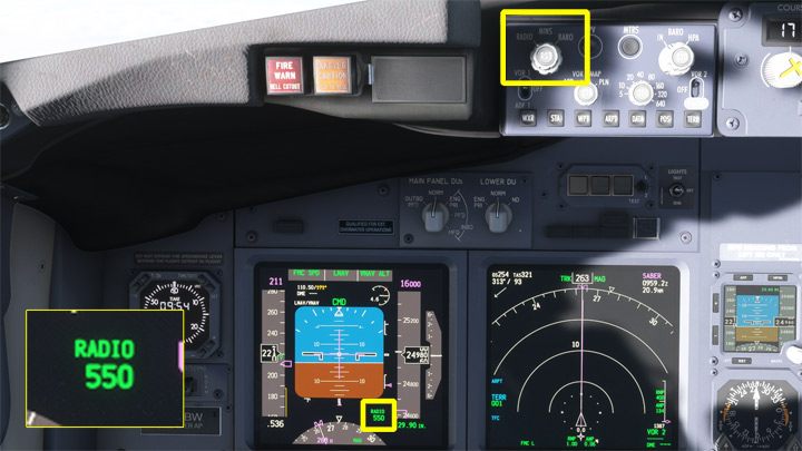 Ustawcie wartość MINIMUMS, czyli wysokość decyzyjną, ustawiając pokrętło na pozycję RADIO i kręcąc gałką do wybranej wartości - PMDG 737: Zniżanie, podejście i lądowanie ILS - Microsoft Flight Simulator 2020 - poradnik do gry