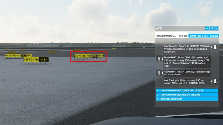 Drogę łatwo rozpoznać również ze środka kabiny - Flight Simulator: Kołowanie na pas startowy (Taxi) - Microsoft Flight Simulator 2020 - poradnik do gry