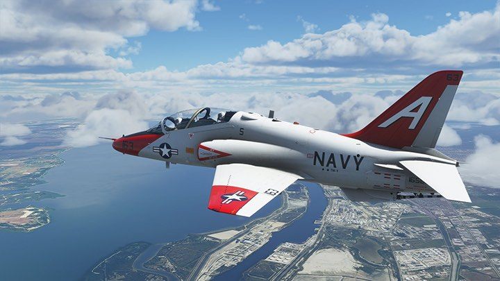 T-45 Goshawk to samolot szkolno treningowy używany przez amerykańską US Navy do szkolenia przyszłych pilotów operujących na lotniskowcach - Flight Simulator: Najlepsze mody - lista - Microsoft Flight Simulator 2020 - poradnik do gry