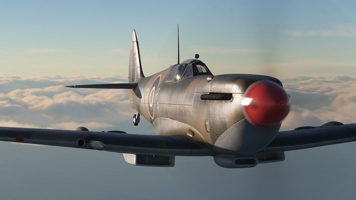 Słynny myśliwiec Spitfire w Microsoft Flight Simulator nie pozwala oczywiście na powietrzne walki czy ogólnie używanie działek, ale z pewnością jest bardzo klimatycznym dodatkiem - Flight Simulator: Najlepsze mody - lista - Microsoft Flight Simulator 2020 - poradnik do gry