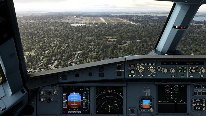 Przez chwilę pozostaje Wam tylko obserwować schodzenie samolotu po ścieżce w stronę pasa, ale powszechnym zwyczajem jest przejmowanie sterów i wykonanie ostatniej fazy przyziemienia ręcznie przez pilota - Flight Simulator: Samolot pasażerski - lądowanie ILS - Microsoft Flight Simulator 2020 - poradnik do gry