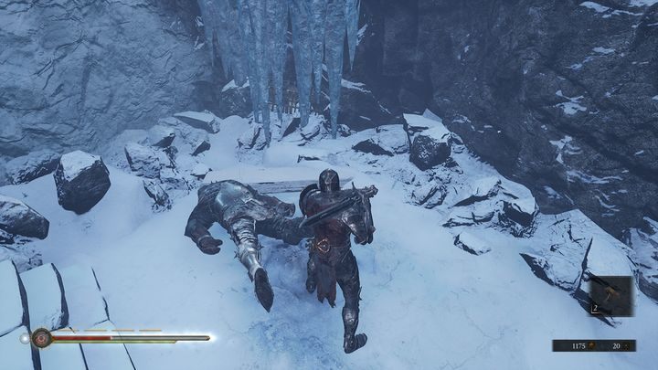 Po lewej stronie znajdują się sople lodu, zaatakuj je i otwórz skrzynkę, w niej Unguent Tar i Etherial Diapason - Mortal Shell: Crypt of Martyrs solucja, opis przejścia - Mortal Shell - poradnik do gry