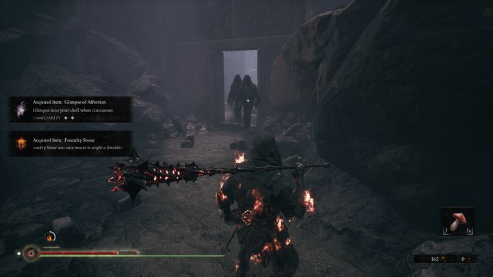 Po otwarciu grobowca, pojawią się 3 zjawy, potrafią one zniknąć i pojawić się przed tobą, oraz przyzwać ogień na pewien obszar - Mortal Shell: Shrine of Ash solucja, opis przejścia - Mortal Shell - poradnik do gry