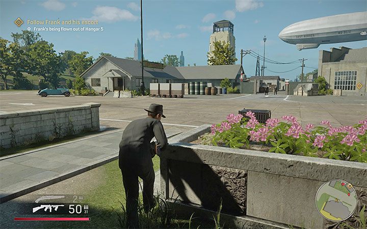 Drugi wariant to przekradnięcie się do hangaru 5 i jest on w naszej ocenie lepszym pomysłem - Mafia Definitive Edition: Omerta - solucja - Mafia 1 Definitive Edition - poradnik, solucja