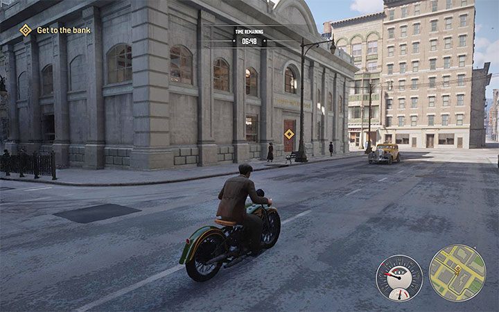 Na potrzeby zaliczenia tego zadania musisz dostać się do skarbca banku Grand Imperial Bank, zabić przebywającego tam mężczyznę i wynieść z banku jego zwłoki - Mafia Definitive Edition: Pennies from Hell - solucja - Mafia 1 Definitive Edition - poradnik, solucja