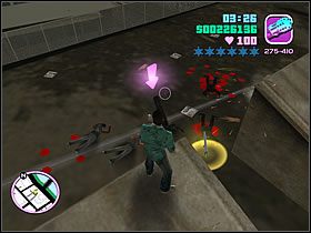 Zanim rzucisz się na walizkę, skorzystaj z granatu lub wejdź na jedna z dwóch skoczni i załatw kryjących się za nimi wojaków - Loose Ends - Bonus Budka Telefoniczna - Grand Theft Auto: Vice City - poradnik do gry