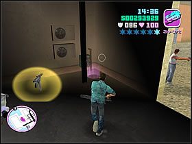 Podłóż bombę pod drugą, najdalej ustawioną od wejścia puszkę i potem na ostatnią, przy samym wejściu - Trojan Voodoo- Bonus Umberto Robina - Grand Theft Auto: Vice City - poradnik do gry