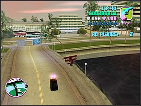 Dostaniesz informację, że jeden z nich ucieka samochodem - Bombs Away! - Bonus Auntie Paulet - Grand Theft Auto: Vice City - poradnik do gry