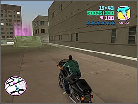 Kolejna skocznia i znajdziesz się przy szpitalu - G-Spotlight - Asset Film Studio - Grand Theft Auto: Vice City - poradnik do gry