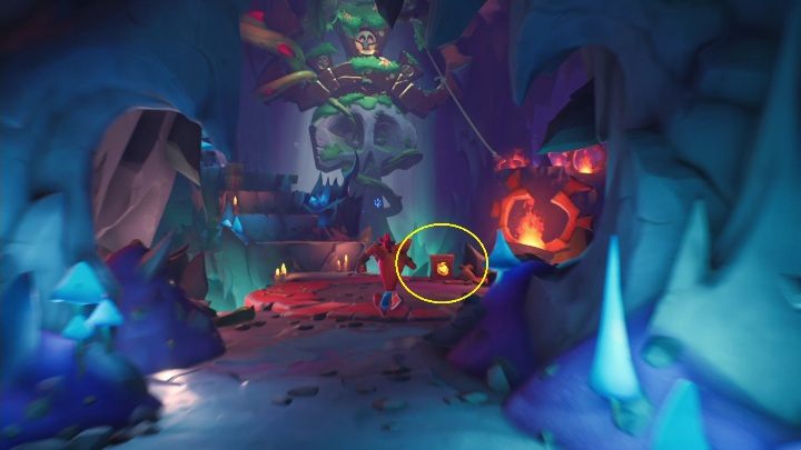 Na samym początku mapy znajdziesz skrzynię ukrywającą 25 owoców Wumpa - Crash 4: Szczyt Obłędu solucja, opis przejścia - Crash Bandicoot 4 - poradnik, solucja