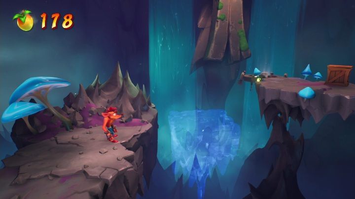 Idąc dalej wpadniesz na znikające skały - Crash 4: Szczyt Obłędu solucja, opis przejścia - Crash Bandicoot 4 - poradnik, solucja