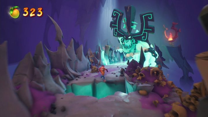 Po przejściu na drugą część mapy zaczniesz uciekać przed potworem - Crash 4: Szczyt Obłędu solucja, opis przejścia - Crash Bandicoot 4 - poradnik, solucja