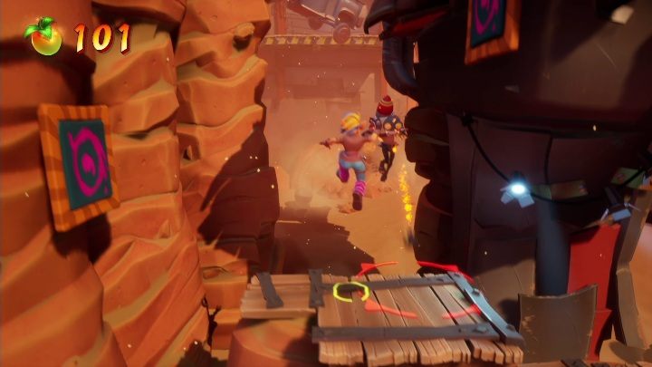 Po drugiej stronie natrafisz na przeciwka z bombami oraz ściankę do wspinaczki - Crash 4: Gaz do dechy solucja, opis przejścia - Crash Bandicoot 4 - poradnik, solucja