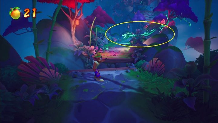 Zacznijmy od tego, że na poziomie znajdziesz wiele magicznych stworzeń, którzy będą spychać Cię z mapy i zabijać - Crash 4: Na spokojnie - solucja, opis przejścia - Crash Bandicoot 4 - poradnik, solucja