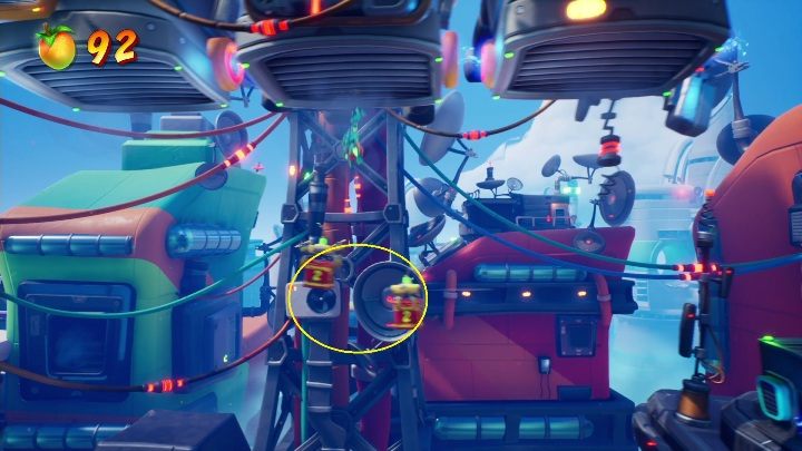 Po tym trafisz na krótką sekwencję z maską, która umożliwia Ci stawanie na sufitach - Crash 4: Bieg po przekąski - solucja, opis przejścia - Crash Bandicoot 4 - poradnik, solucja