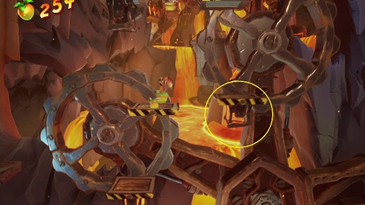 Na kolejnych platformach zobaczysz metalowe części - Crash 4: Toksyczne tunele - solucja, opis przejścia - Crash Bandicoot 4 - poradnik, solucja