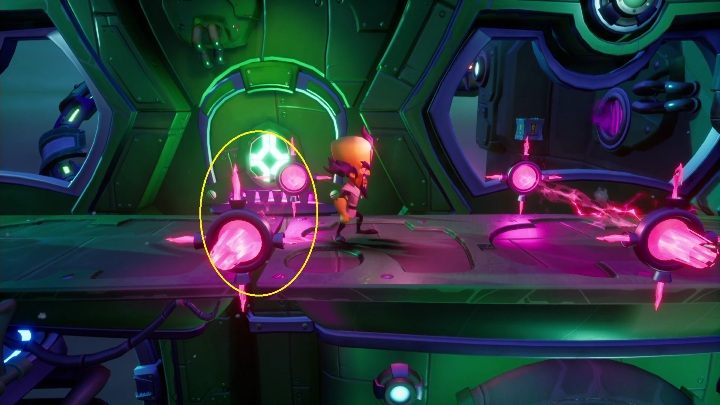 Zacznijmy od tego, że na samym początku mapy musisz ominąć lasery, które szybko pozbawią Cię życia - Crash 4: Błąd pokładowy - solucja, opis przejścia - Crash Bandicoot 4 - poradnik, solucja