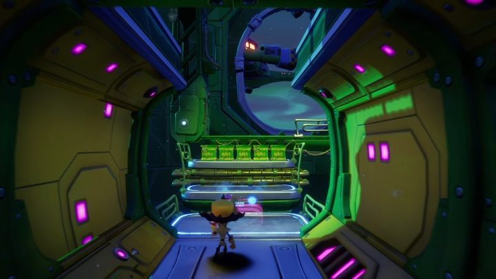 Każde zielone skrzynie na swojej drodze musisz eliminować zawczasu - Crash 4: Błąd pokładowy - solucja, opis przejścia - Crash Bandicoot 4 - poradnik, solucja