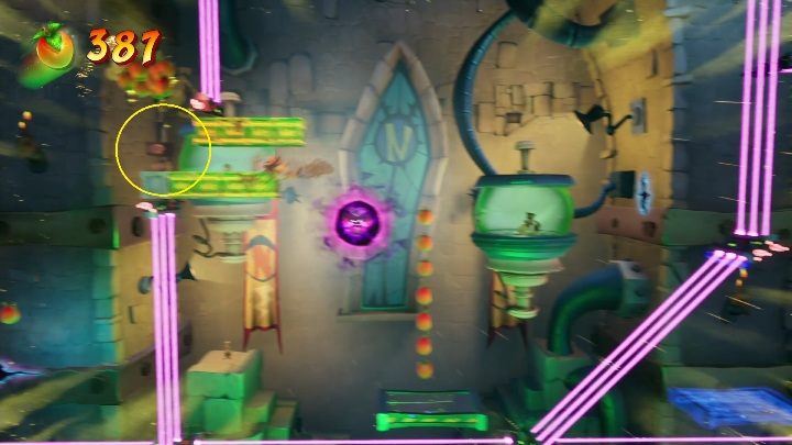 Taśmę zdobędziesz na samym końcu mapy, pomiędzy laserami - Crash 4: Sekretne taśmy - gdzie znaleźć, lokalizacja - Crash Bandicoot 4 - poradnik, solucja