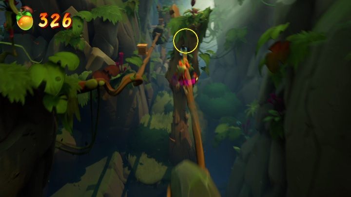 Ukryty diament znajdziesz podczas etapu, w którym zjeżdżasz po pnączach - Crash 4: Diamenty - gdzie znaleźć, lokalizacja - Crash Bandicoot 4 - poradnik, solucja