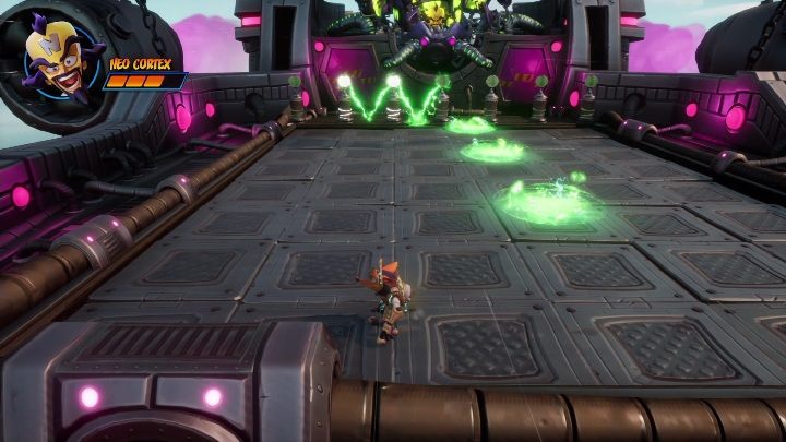Boss wyrzuci z siebie serię fal - nad zielonymi skaczesz, pod czerwonymi musisz kucać/ślizgać się, fioletowych unikasz przelatując pomiędzy - Crash 4: Neo Cortex - boss, jak pokonać - Crash Bandicoot 4 - poradnik, solucja