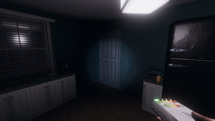 Latarka to niezbędny przedmiot, który służy łowcom duchów do oświetlania eksplorowanych pomieszczeń - Phasmophobia: Porady na start - Phasmophobia - poradnik do gry