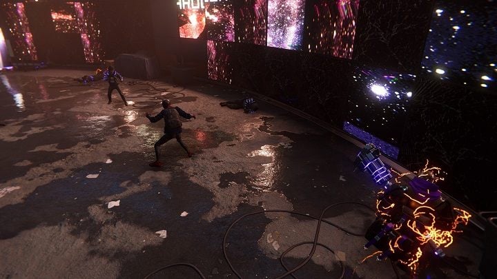 Po krótkim przerywniku filmowym i zakończeniu retrospekcji czeka cię kolejna walka z członkami Undergroundu - Spider-Man Miles Morales: Jak prawdziwi naukowcy - solucja, opis przejścia - Spider-Man Miles Morales - poradnik, solucja