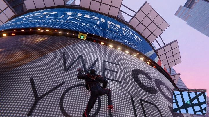 Pierwsza z kapsuł w Midtown znajduje się w zachodniej części dzielnicy, pomiędzy telebimami na budynku - Spider-Man Miles Morales: Kapsuły czasu - wszystkie lokacje, lista - Spider-Man Miles Morales - poradnik, solucja