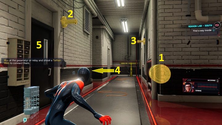 Włącz generator (1) wciskając L1+kwadrat i połącz go przy pomocy wyrzutni sieci do pręta na ścianie (2), następnie zrób kolejne połącznie między prętem (2) a prętem (3) oraz prętem (4) znajdującym się na dole schodów - Spider-Man Miles Morales: Laboratoria Roxxon - wszystkie lokacje, lista - Spider-Man Miles Morales - poradnik, solucja