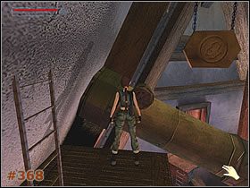 Wejdź po znajdującej się nieopodal (pod wielką maszyną) drabinie wyżej, na kolejną okrągłą platformę (niżej niż poprzednia) - [Misja 20] Hall of Seasons - użycie kryształów, podziemna machina i czerwony duch (cz.1) - Tomb Raider: The Angel of Darkness - poradnik do gry