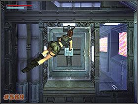 Zejdź w dół po schodkach z prawej od panelu i dalej w stronę zbiornika z prawej (ten oddzielony pod wodą siatką od reszty) - [Misja 28] Aquatic Research Area (cz.1) | Tomb Raider The Angel of Darkness - Tomb Raider: The Angel of Darkness - poradnik do gry