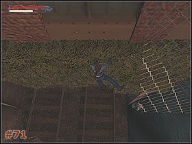 Teraz możesz wykonać kolejną akrobację, by zdobyć troszkę przedmiotów - [Misja 05] Parisian Ghetto - Ulice i okolice (cz.1) - Tomb Raider: The Angel of Darkness - poradnik do gry