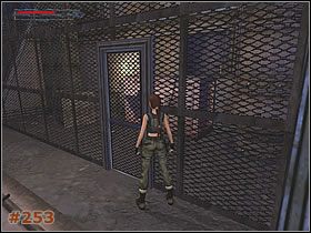 Wróć do rurki i najpierw wyjdź w okolicę okna, a potem dalej trzymając sieje na samą górę - [Misja 12] Louvre Galleries (cz.2) | Tomb Raider The Angel of Darkness - Tomb Raider: The Angel of Darkness - poradnik do gry