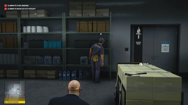 W środku znajdziesz pracownika obsługi pięter - Hitman 3: How The Mighty Fall - Dubaj, zadania fabularne, solucja - Hitman 3 - poradnik, solucja