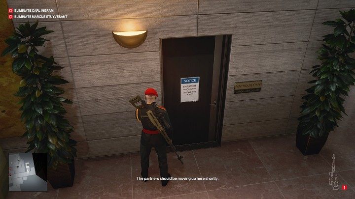 Wyjdź z serwerowni i skręć w prawo - Hitman 3: Marcus Stuyvesant - jak zabić? Dubaj, solucja, opis przejścia - Hitman 3 - poradnik, solucja
