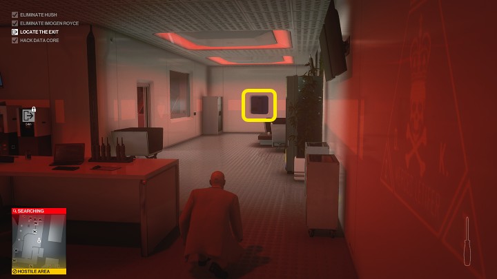 Idąc dalej przed siebie trafisz do pomieszczenia z komputerami - Hitman 3: Data Core - jak zhakować? - Hitman 3 - poradnik, solucja