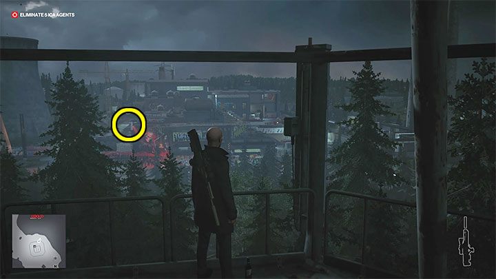 Musisz wycelować ze snajperki w obszar zaznaczony na powyższym obrazku - Hitman 3: Agent Thames - jak zabić? (The Professional) - Berlin, solucja - Hitman 3 - poradnik, solucja