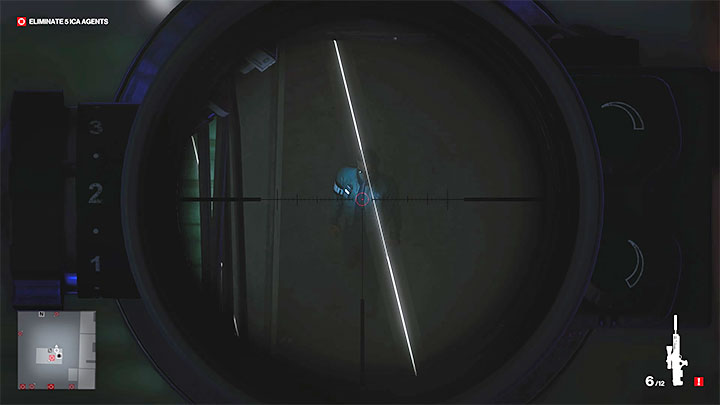 Dla przypomnienia Agenta Chamberlina możesz śledzić pomagając sobie instynktem - Hitman 3: Agent Chamberlin - jak zabić? (The Joker) - Berlin, solucja - Hitman 3 - poradnik, solucja