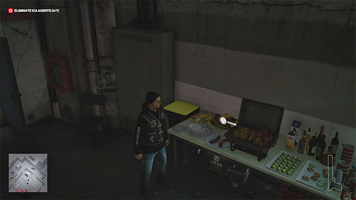 Twoje kolejne zadanie to dotarcie do obszaru za budką DJ-ów na poziomie -2 (punkt 50 na mapie) - Hitman 3: Agent Montgomery - jak zabić? (The Leader) - Berlin, solucja - Hitman 3 - poradnik, solucja