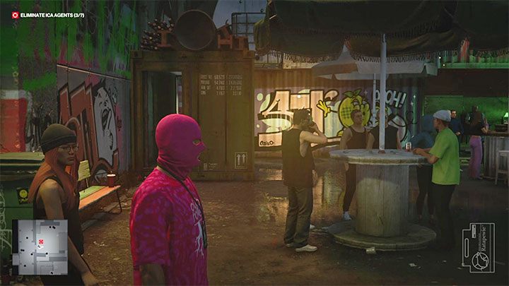 Zaczekaj aż pojawi się tu Agent Davenport - może to nawet potrwać 2-3 minuty - Hitman 3: Agent Davenport - jak zabić? (The Rookie) - Berlin, solucja - Hitman 3 - poradnik, solucja