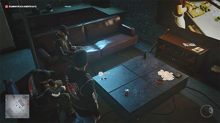 Zanim rozpoczniesz mordowanie agentów zabierz z pokoju motocyklistów (punkt 25 na mapie) kluczyki do motocykla - Hitman 3: Agenci ICA - inne unikalne zabójstwa, Berlin, solucja - Hitman 3 - poradnik, solucja