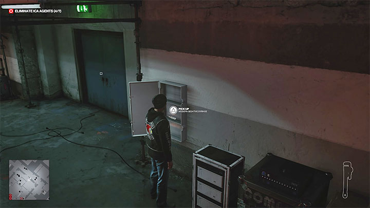 Strzykawka ze środkiem uspokajającym (Sedative Syringe) ma podobne działanie do trutki, choć zaatakowana osoba od razu traci przytomność - Hitman 3: Trucizna - jak zdobyć? - Hitman 3 - poradnik, solucja