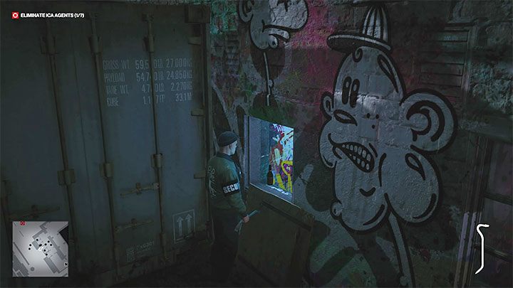 Jeśli nie posiadasz stroju lub chcesz przechodzić misję bez zakładania przebrań, to dobrym pomysłem jest dotarcie do zabitej deskami dziury przy zachodniej ścianie klubu Holle (punkt 18 na mapie) - Hitman 3: Klub Holle - jak wejść do środka? - Hitman 3 - poradnik, solucja